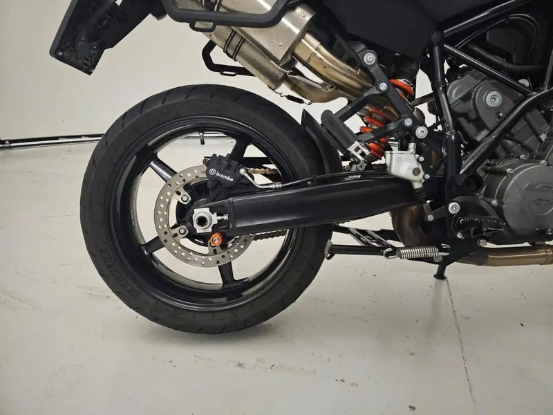 KTM 990 Supermoto T (2009 - 11) (15)