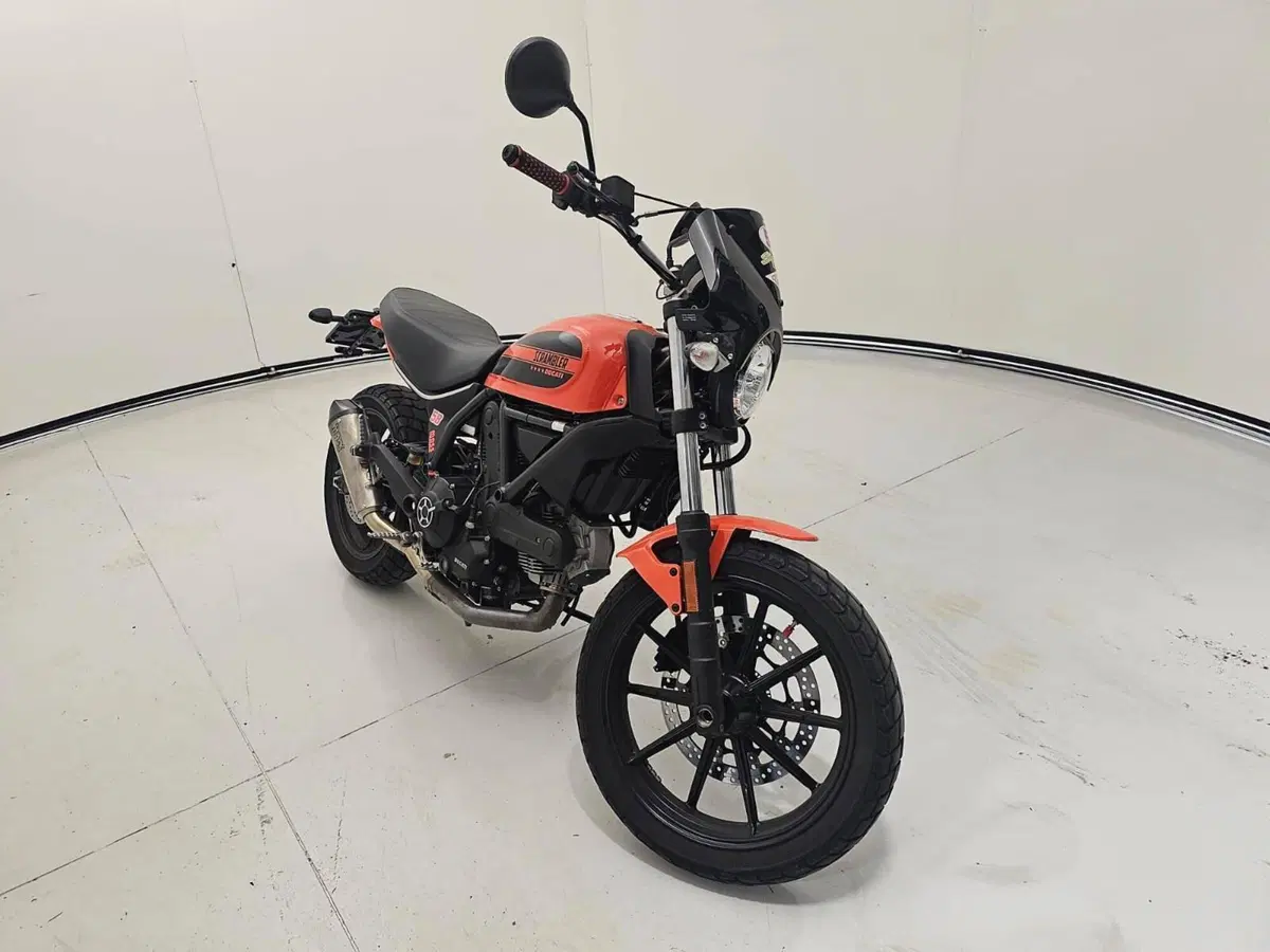 Ducati Scrambler 400 Sixty 2 (2016 - 21) (20)