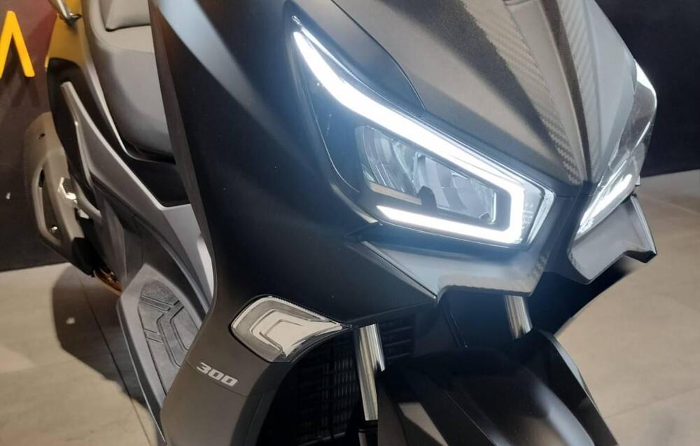 Sym Joymax 300 Z (2025) (4)