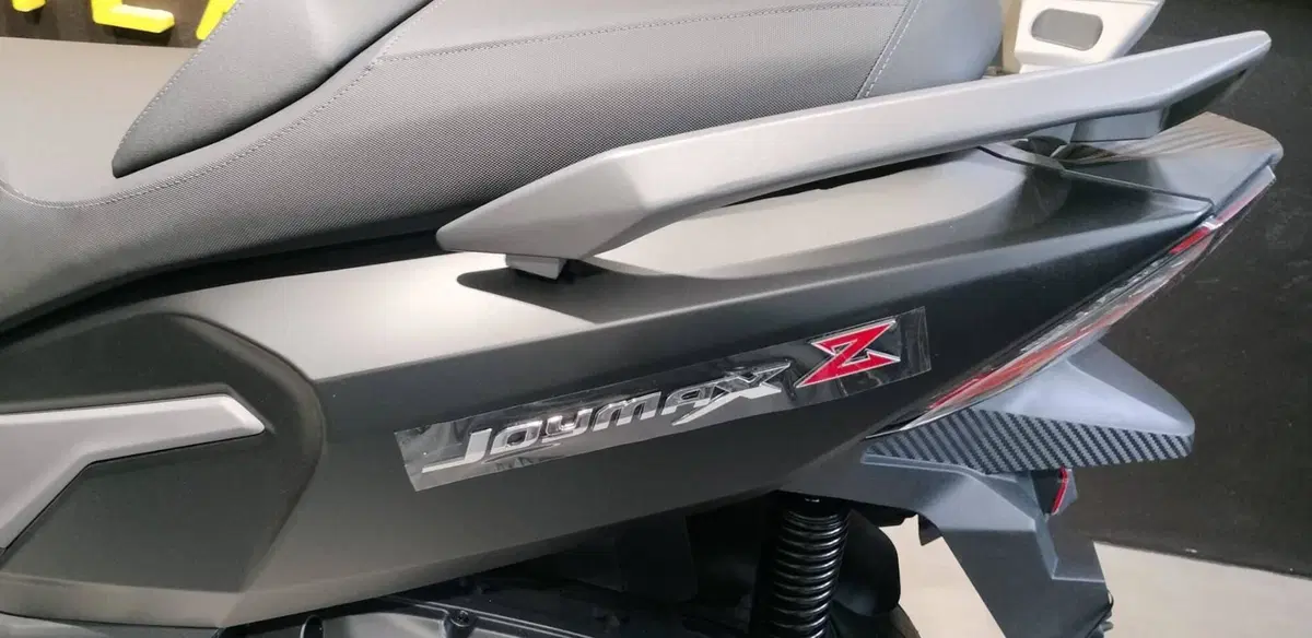 Sym Joymax 300 Z (2025 - 26) (7)