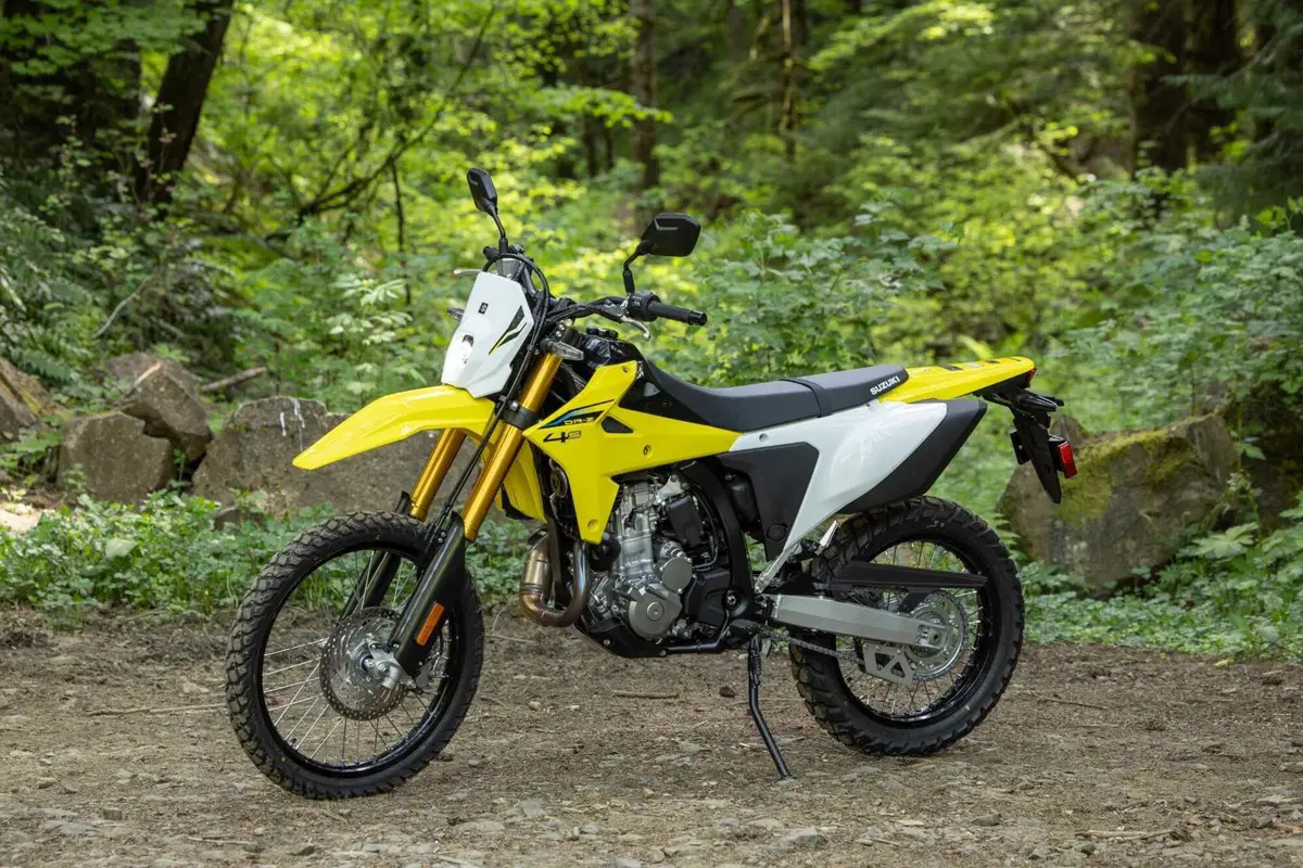 Suzuki DR-Z 4S: La Leggenda Rinasce, Pronta a Conquistare Ogni Terreno! [VIDEO & GALLERY] (11)