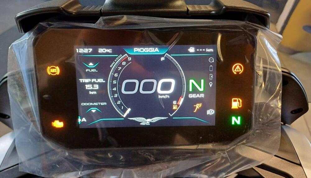 Moto Guzzi V85 TT (2024 - 25) (2)