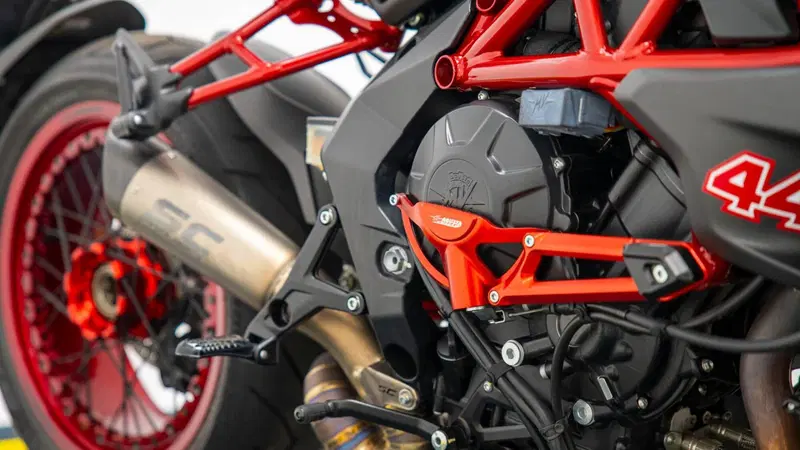 MV Agusta Brutale 800 RR (2015 - 16) (15)