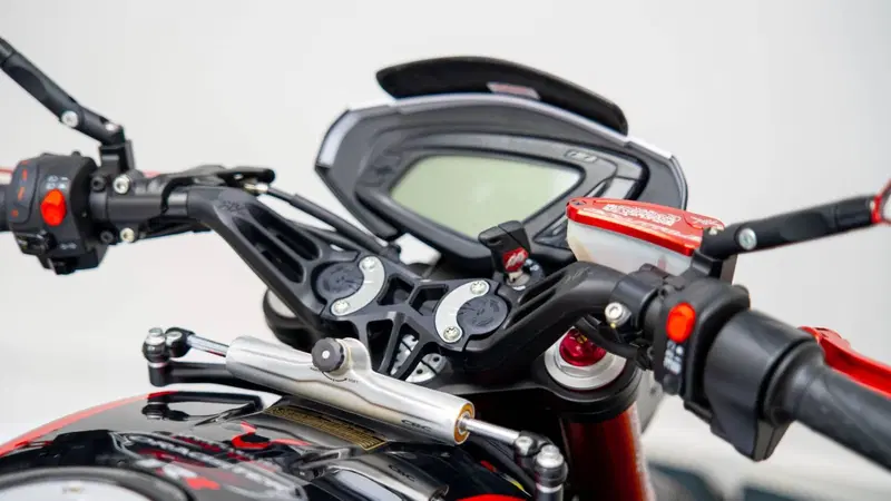 MV Agusta Brutale 800 RR (2015 - 16) (18)