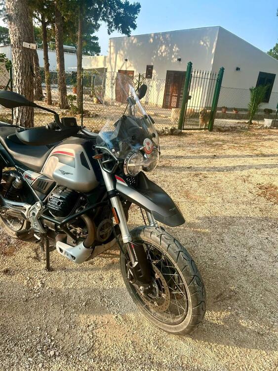 Moto Guzzi V85 TT Travel (2021 - 23) (2)