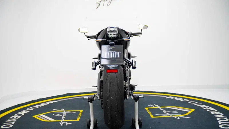 Triumph Street Triple RS (2020 - 22) (4)