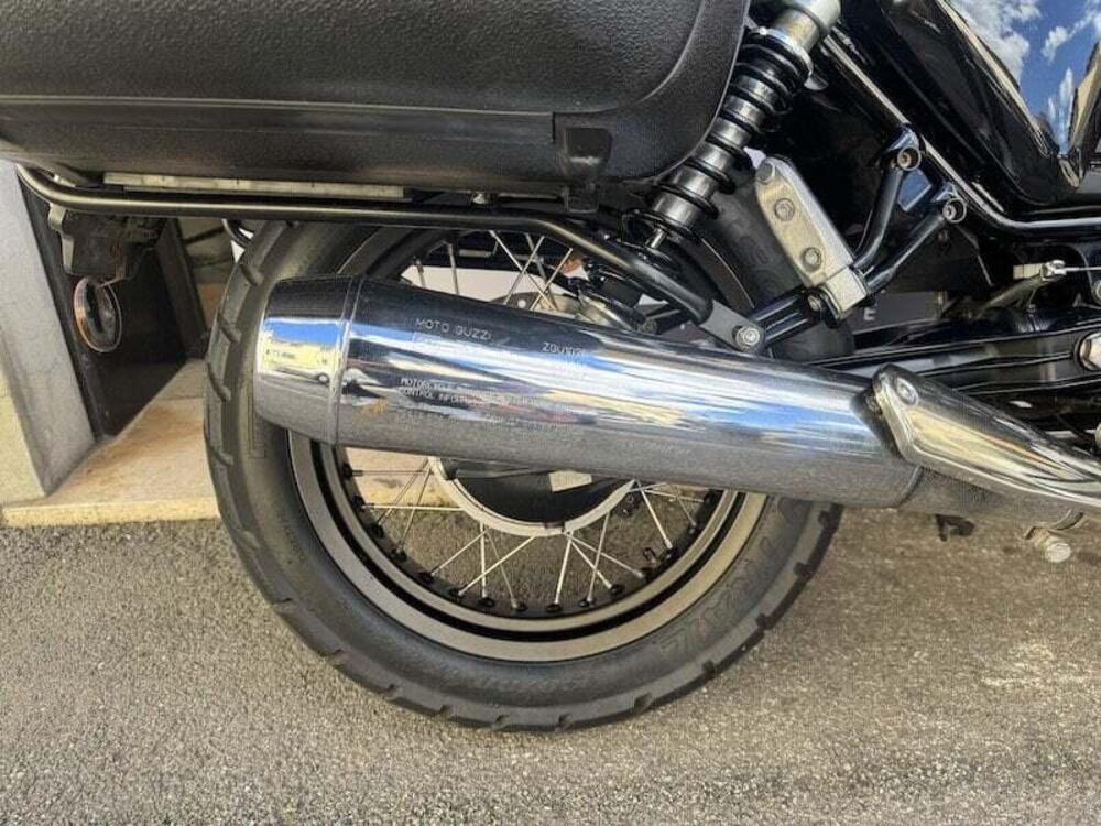 Moto Guzzi V7 II Special (2015 - 17) (3)