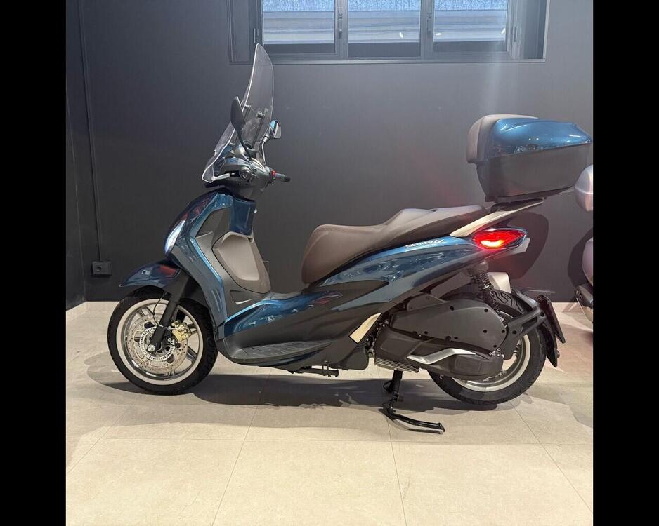 Piaggio Beverly 300 S ABS-ASR (2021 - 25) (2)