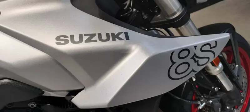 Suzuki GSX-8S (2025 - 26) (7)