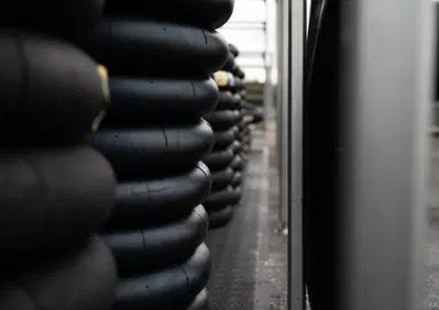 SBK. Nel 2027 Pirelli lascerà il posto a Michelin