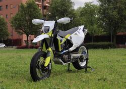 Husqvarna 701 Supermoto (2022) usata