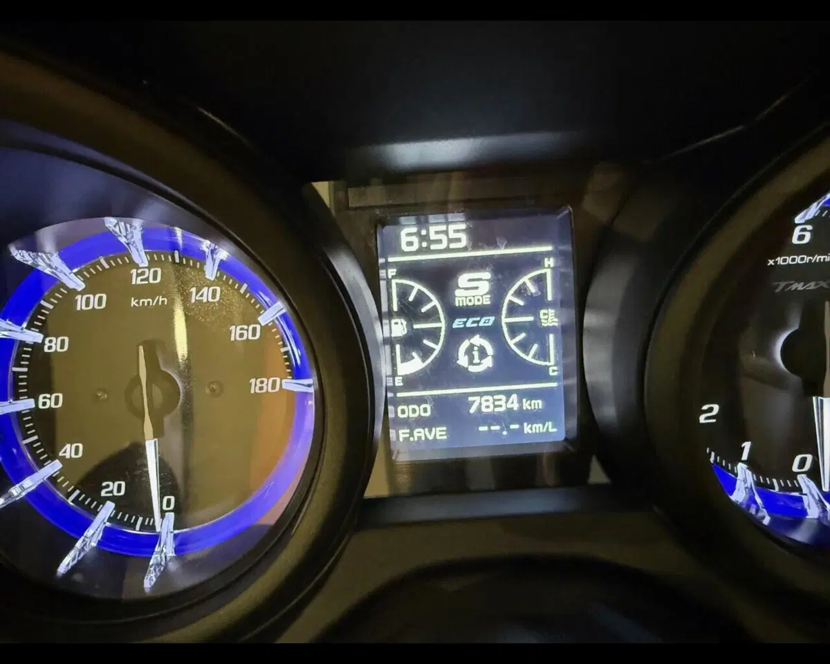 Yamaha T-Max 560 Tech Max (2020) (6)