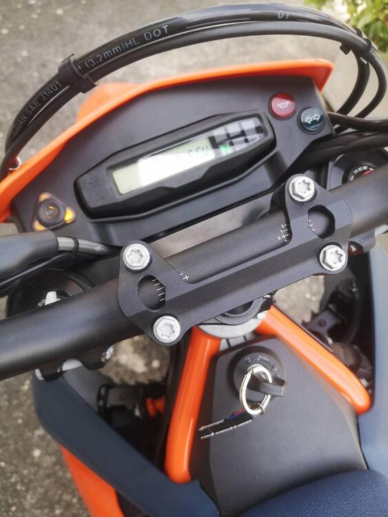 KTM 690 SMC R (2023 - 25) (3)