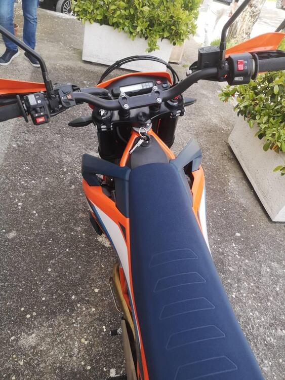 KTM 690 SMC R (2023 - 25) (4)