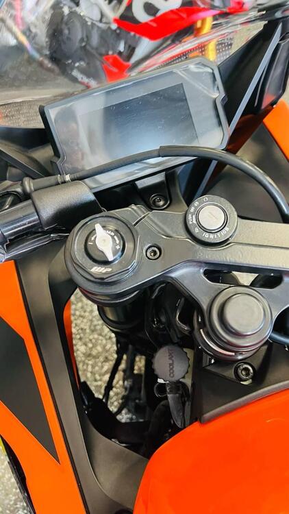 KTM RC 390 (2022 - 25) (4)