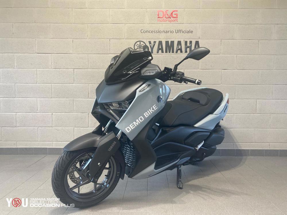 Yamaha X-Max 300 Tech Max+ (2025) (3)