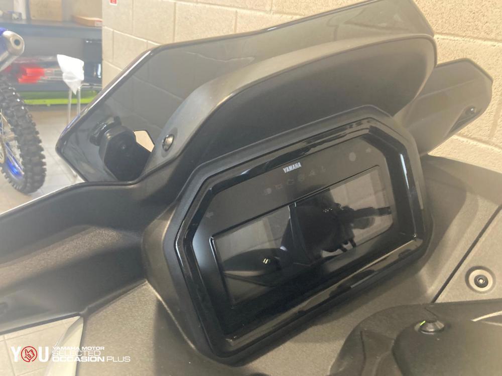 Yamaha X-Max 300 Tech Max+ (2025) (5)