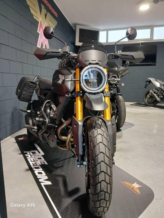 Moto Morini SEIEMMEZZO SCR (2022 - 25)