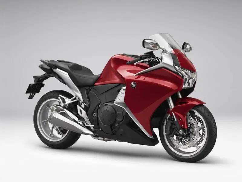 VFR1200F introdusse il DCT
