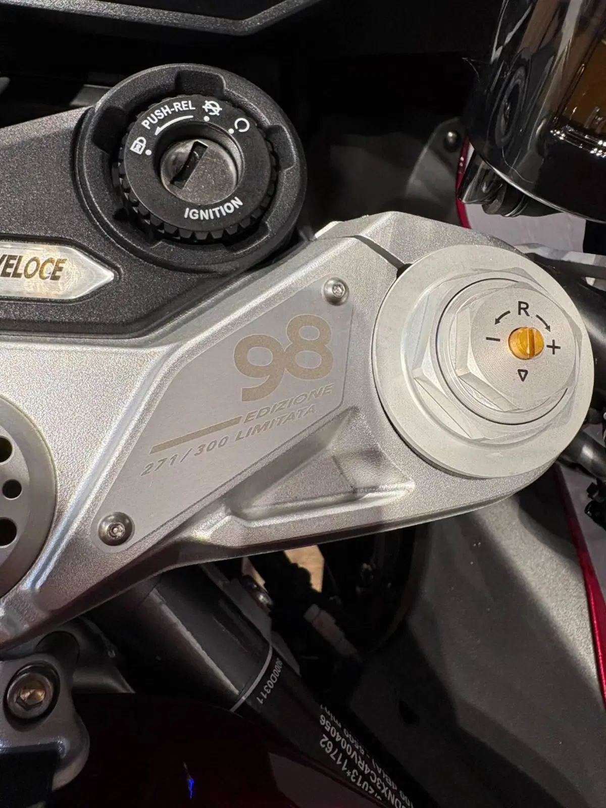 MV Agusta Superveloce 800 98 (2023 - 26) (8)