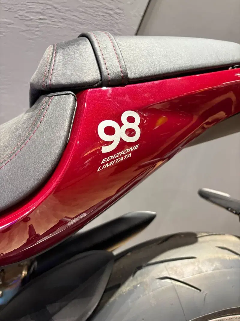 MV Agusta Superveloce 800 98 (2023 - 26) (9)