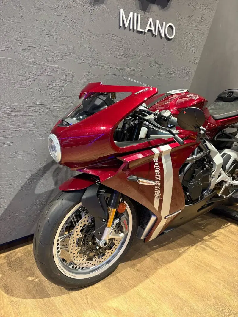 MV Agusta Superveloce 800 98 (2023 - 26) (4)