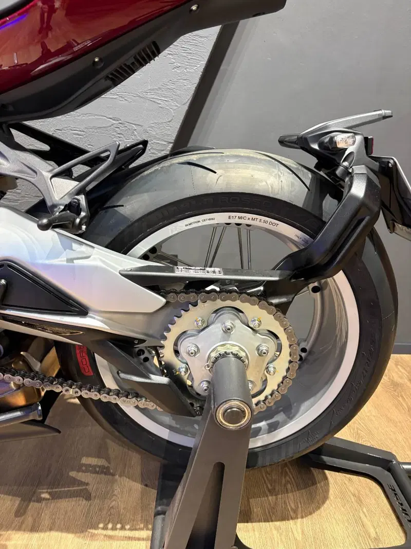 MV Agusta Superveloce 800 98 (2023 - 26) (11)