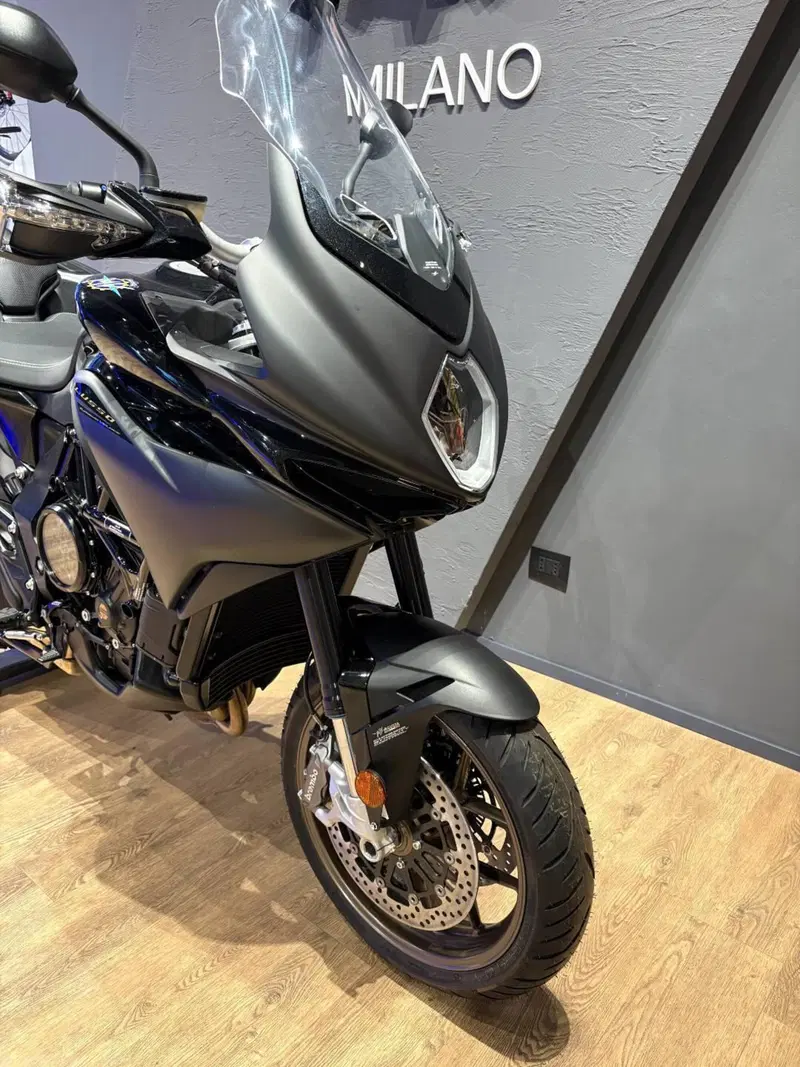 MV Agusta Turismo Veloce 800 Lusso SCS (2021 - 26) (3)