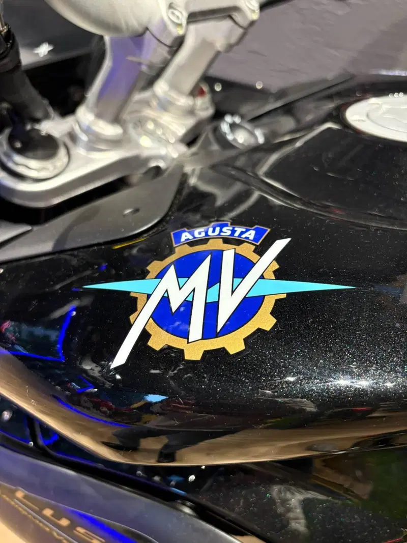 MV Agusta Turismo Veloce 800 Lusso SCS (2021 - 26) (5)