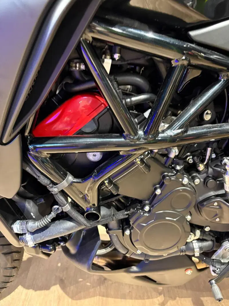 MV Agusta Turismo Veloce 800 Lusso SCS (2021 - 26) (6)