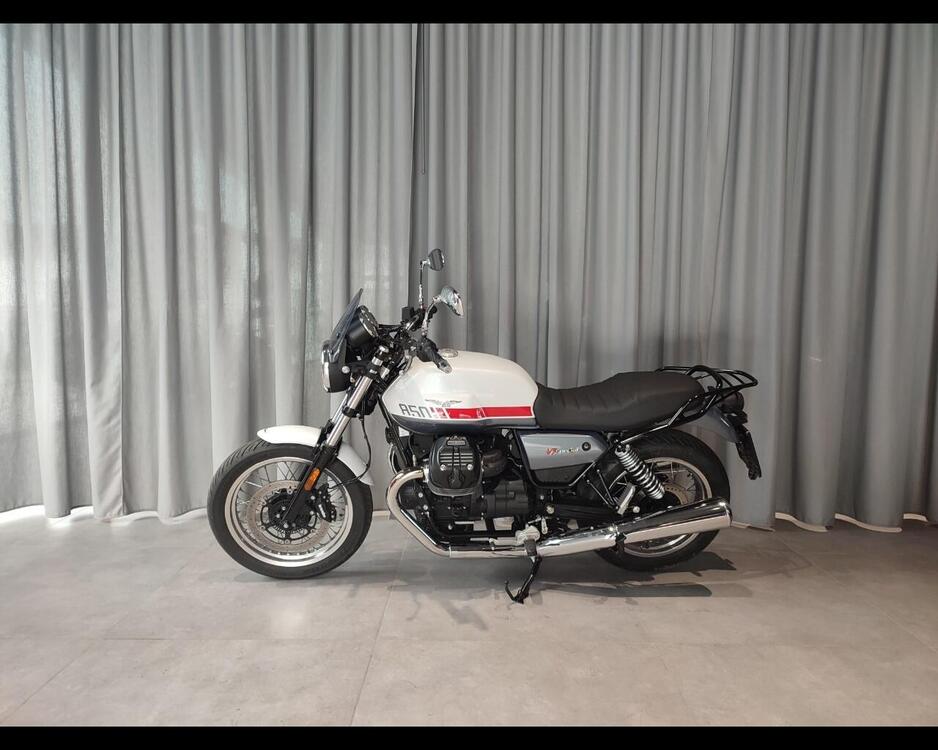 Moto Guzzi V7 Special (2025) (5)