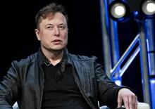Musk: “Resterò CEO di Tesla per altri cinque anni, a meno che non muoia”