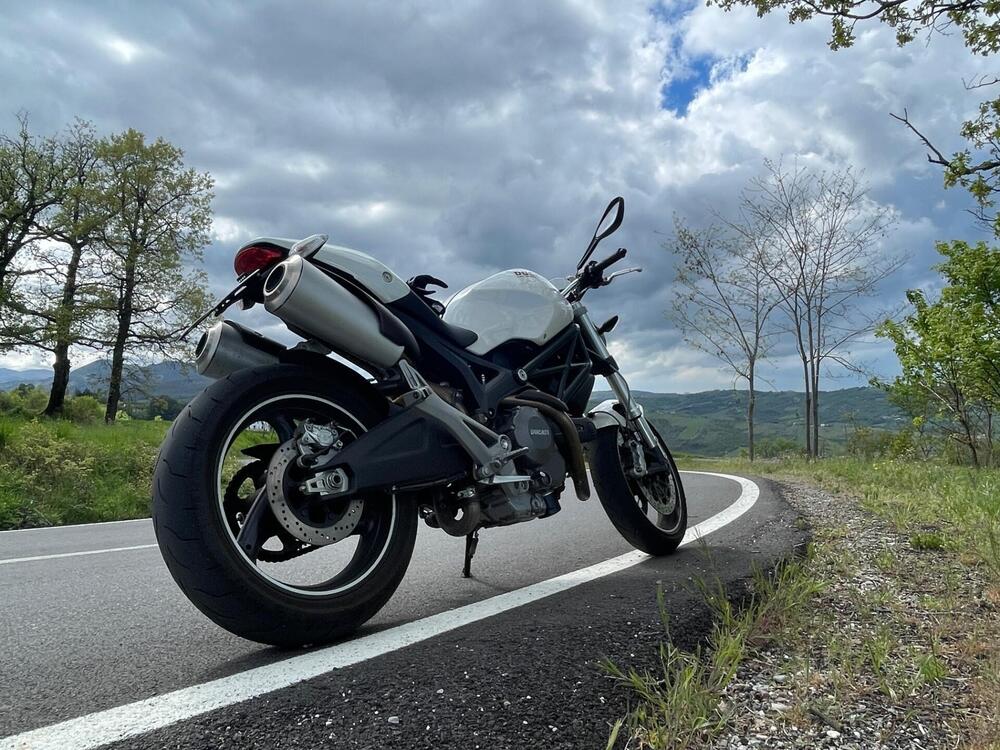 Ducati Monster 696 (2008 - 13) (3)