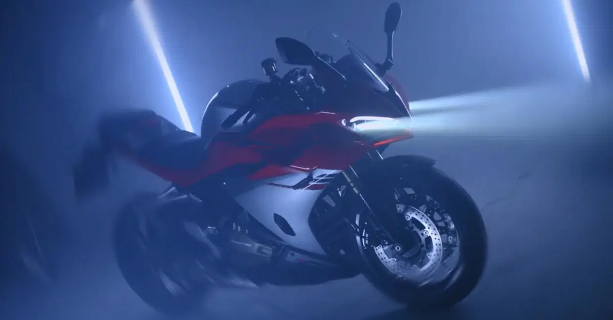 QJMotor SRK 500 RA: monobraccio e cambio automatico