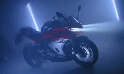 QJMotor SRK 500 RA: monobraccio e cambio automatico