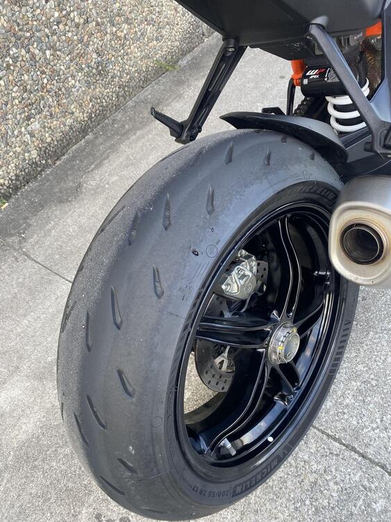 KTM 1390 Super Duke R (2024 - 25) (5)