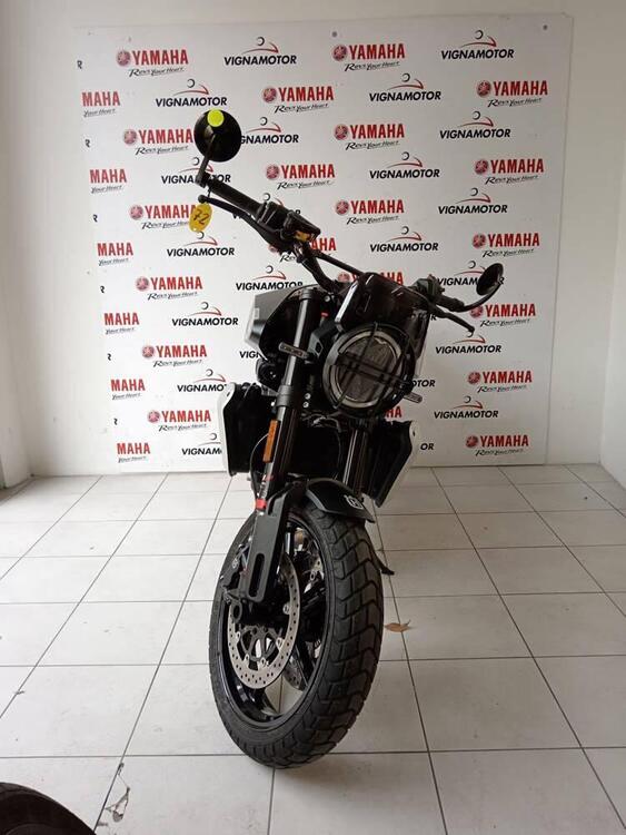 Husqvarna Svartpilen 801 (2024 - 25) (3)