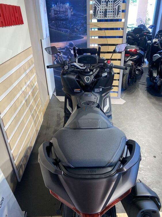 Yamaha T-Max 560 (2025) (4)