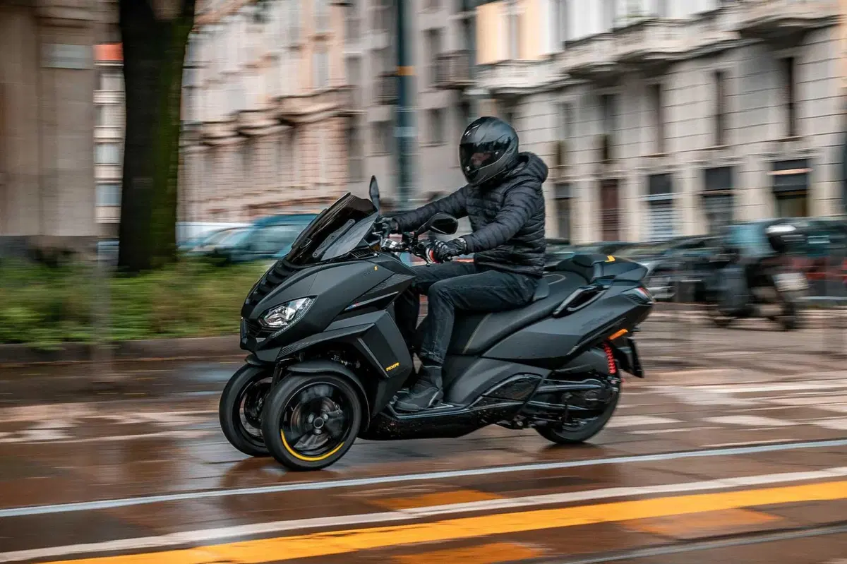 Peugeot Metropolis 400: gradito ritorno (2)