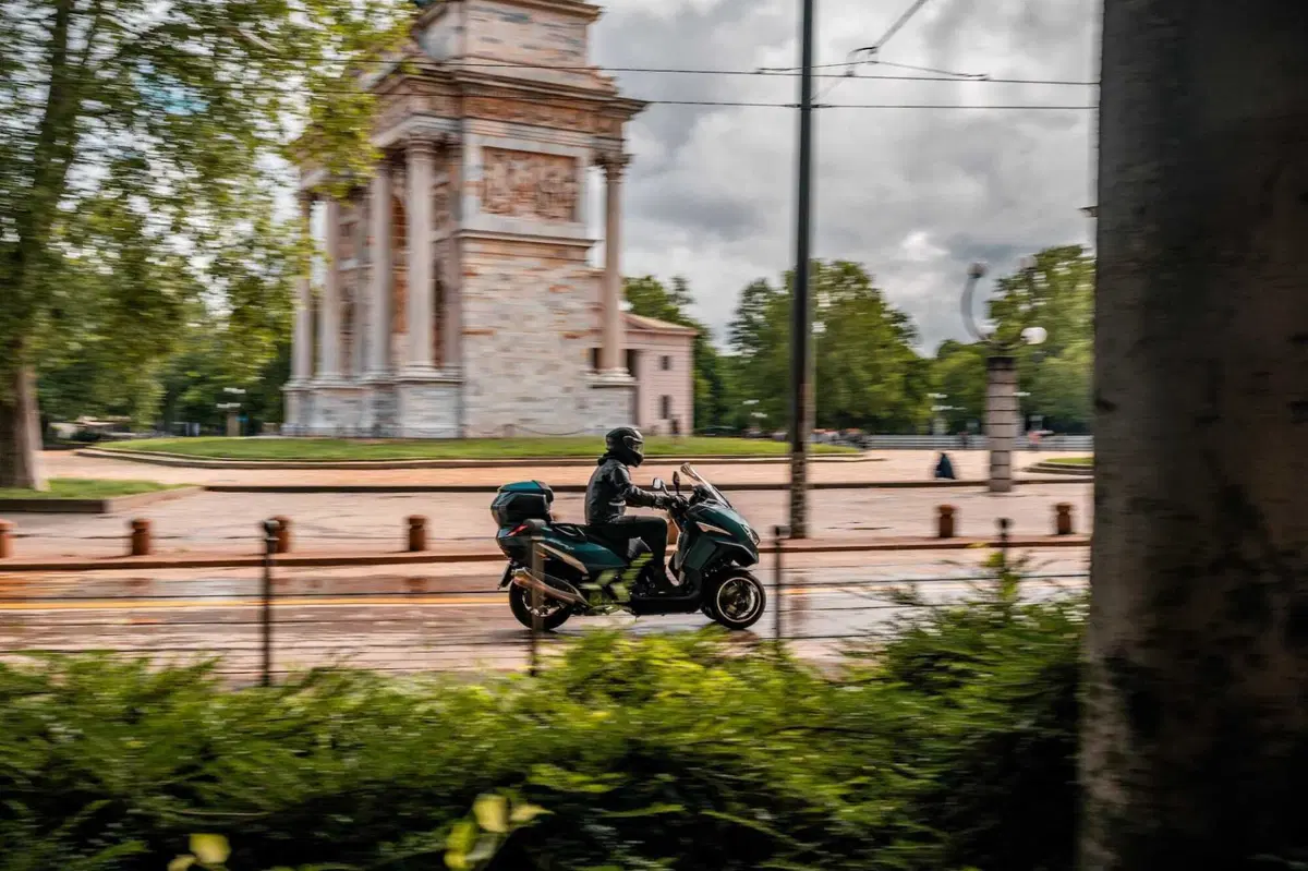 Peugeot Metropolis 400: gradito ritorno (4)