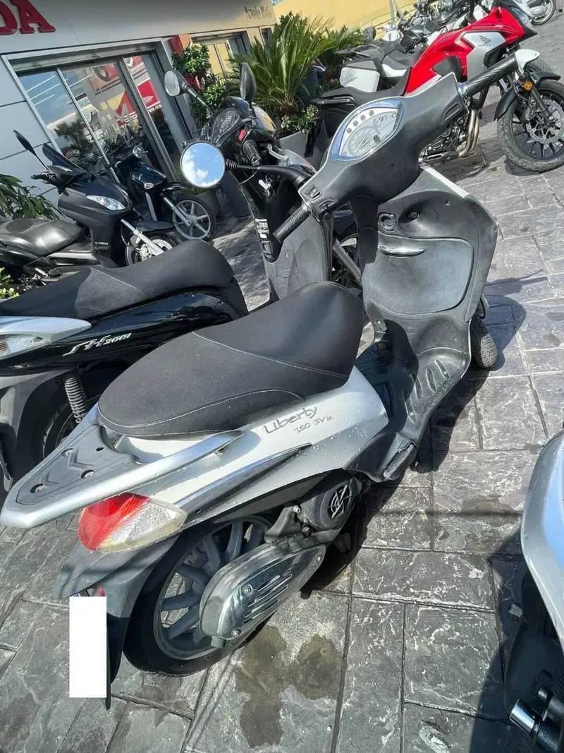 Piaggio Liberty 150 3V Full Optional (2013 - 15) (2)