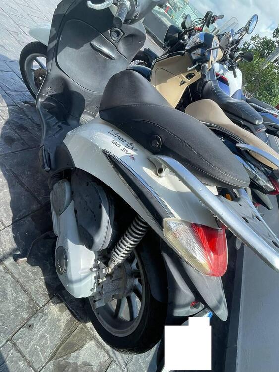 Piaggio Liberty 150 3V Full Optional (2013 - 15) (4)