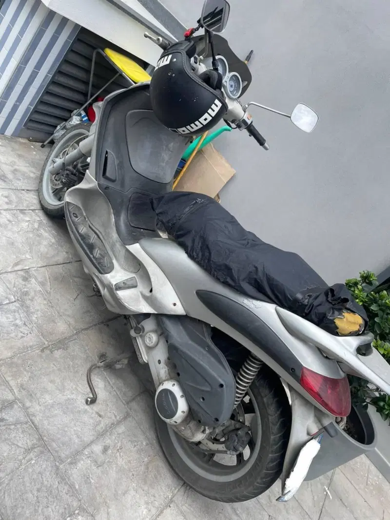 Piaggio Beverly 200 (2002 - 03) (2)