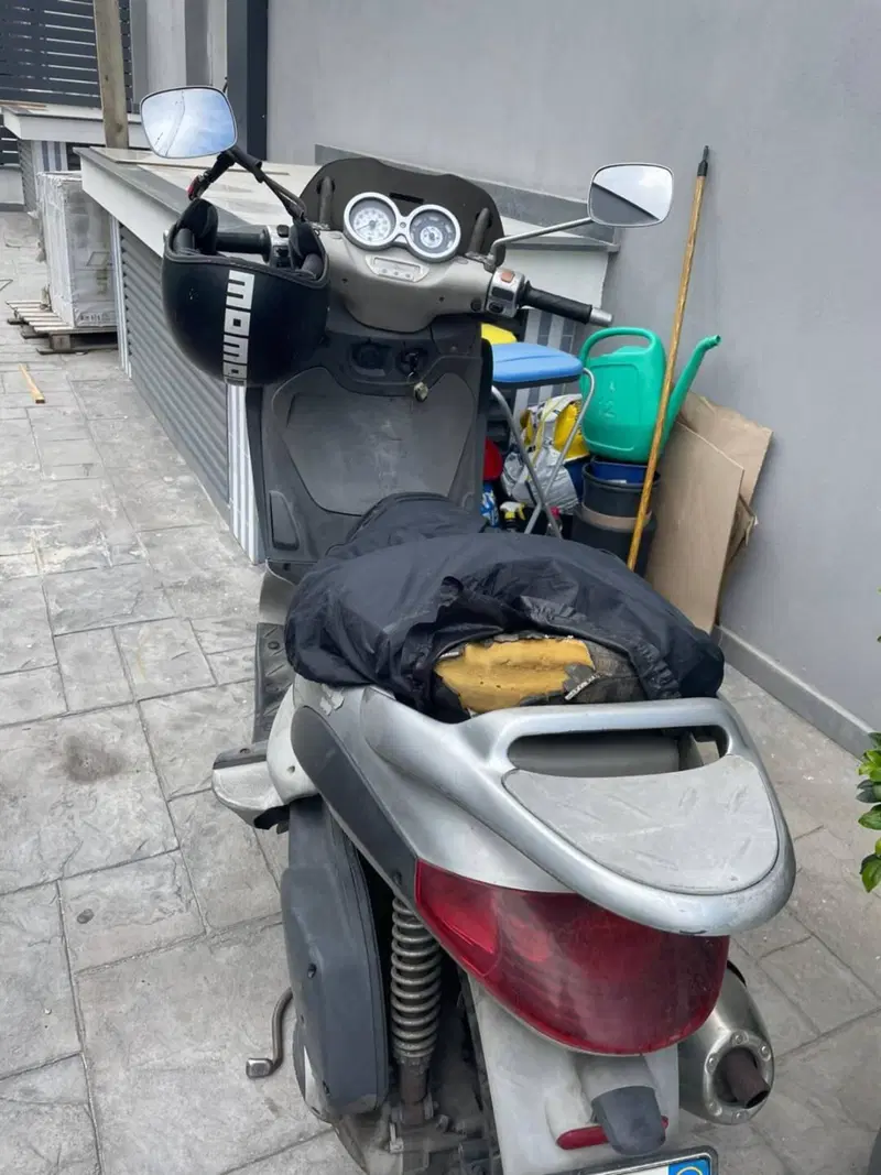 Piaggio Beverly 200 (2002 - 03) (5)