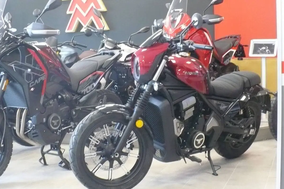 Moto Morini Calibro Custom (2024 - 26) (4)