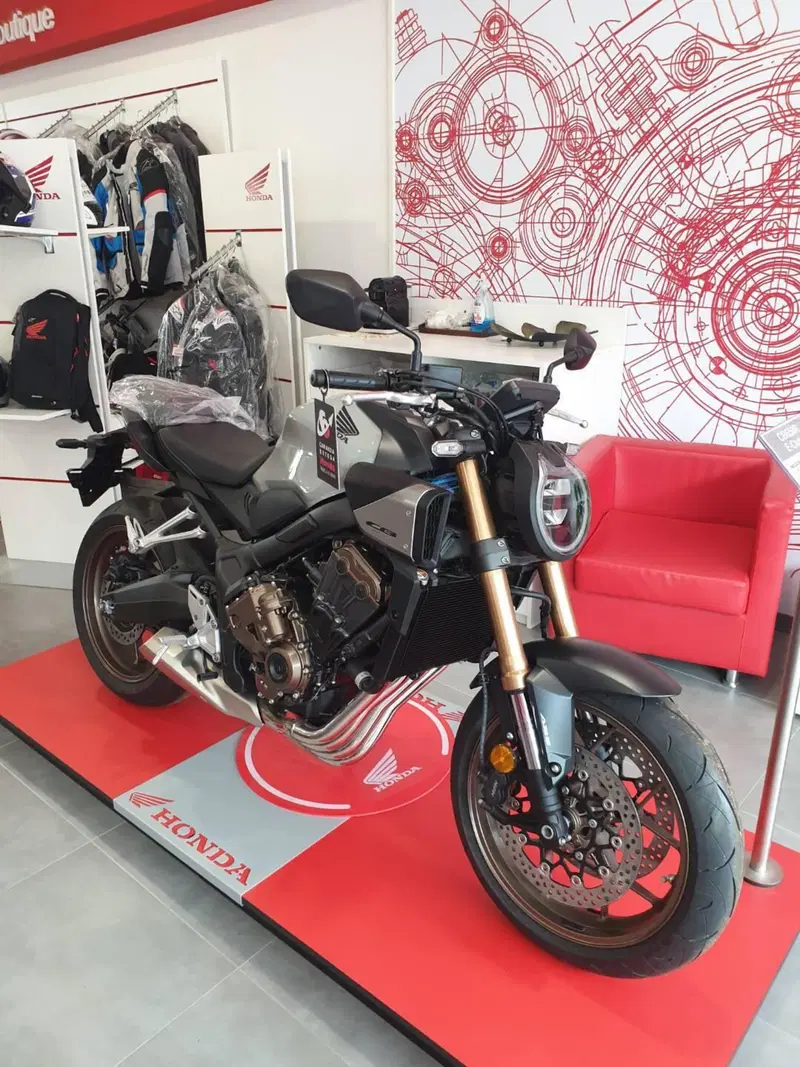 Honda CB 650 R E-Clutch (2024 - 26)