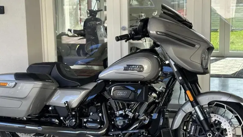 Harley-Davidson CVO Street Glide: l'usato del giorno di Moto.it [GALLERY]