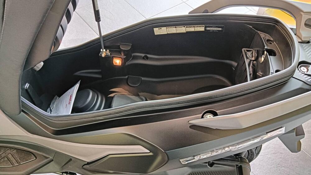 Sym Joymax 300 Z (2025) (4)