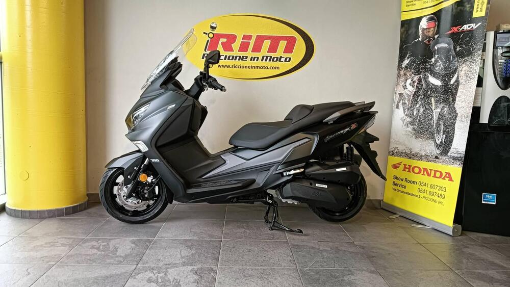 Sym Joymax 300 Z (2025) (2)