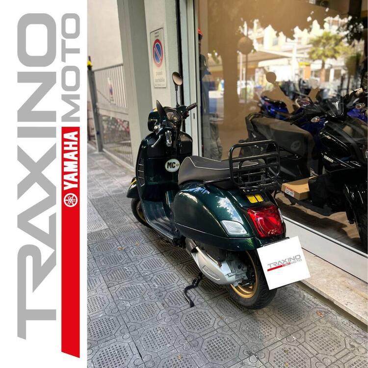 Vespa GTS 300 Super Racing Sixties Hpe (2021 - 22) (3)